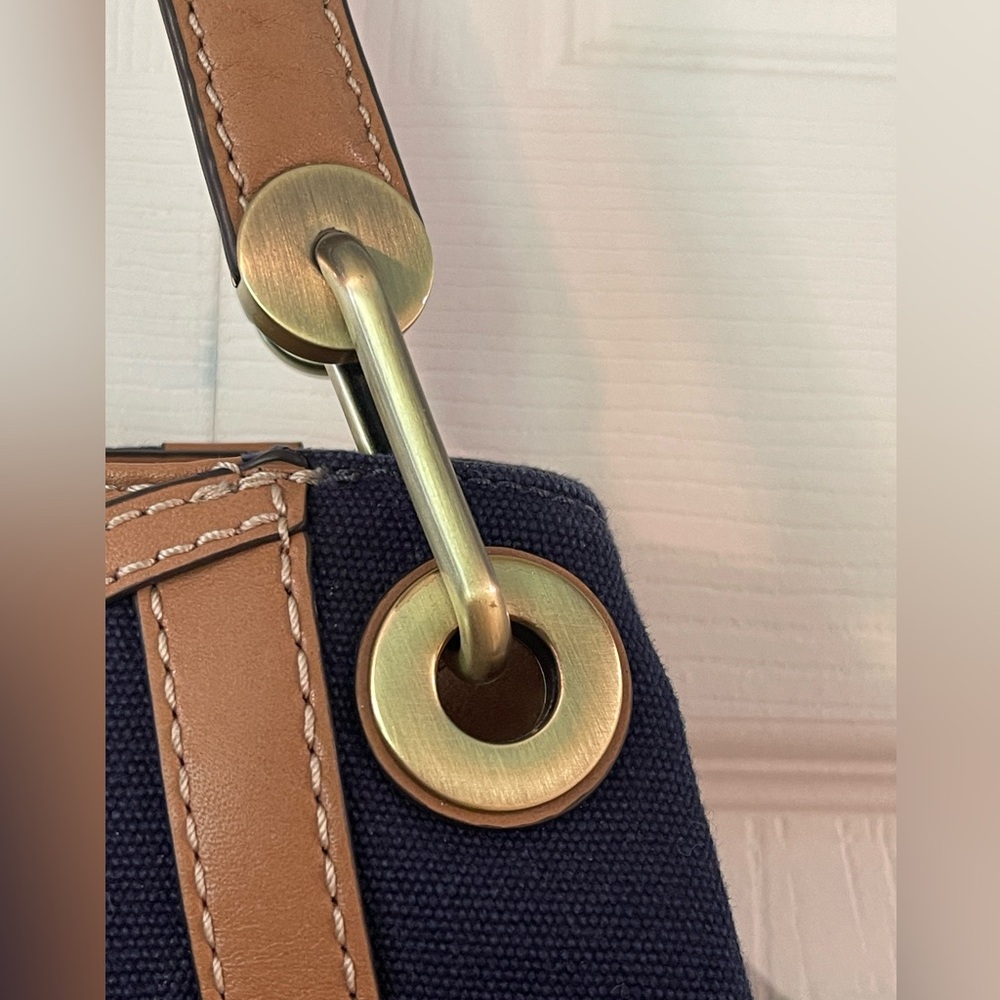 Michael Kors Raven Pocket Shoulder Tote - Picture 3 of 10